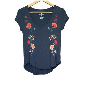 American Eagle Favorite T Shirt Size XS Floral Embroidered Black Tee whimsigoth
